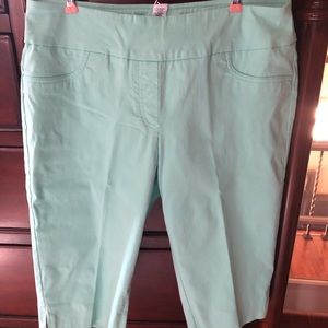 Woman’s capris size 14petite